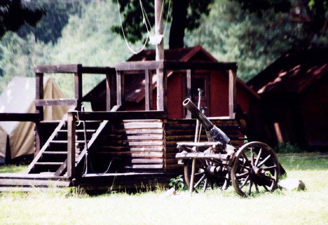 Lodní můstek a dělo Jůlinka (červen 2002)