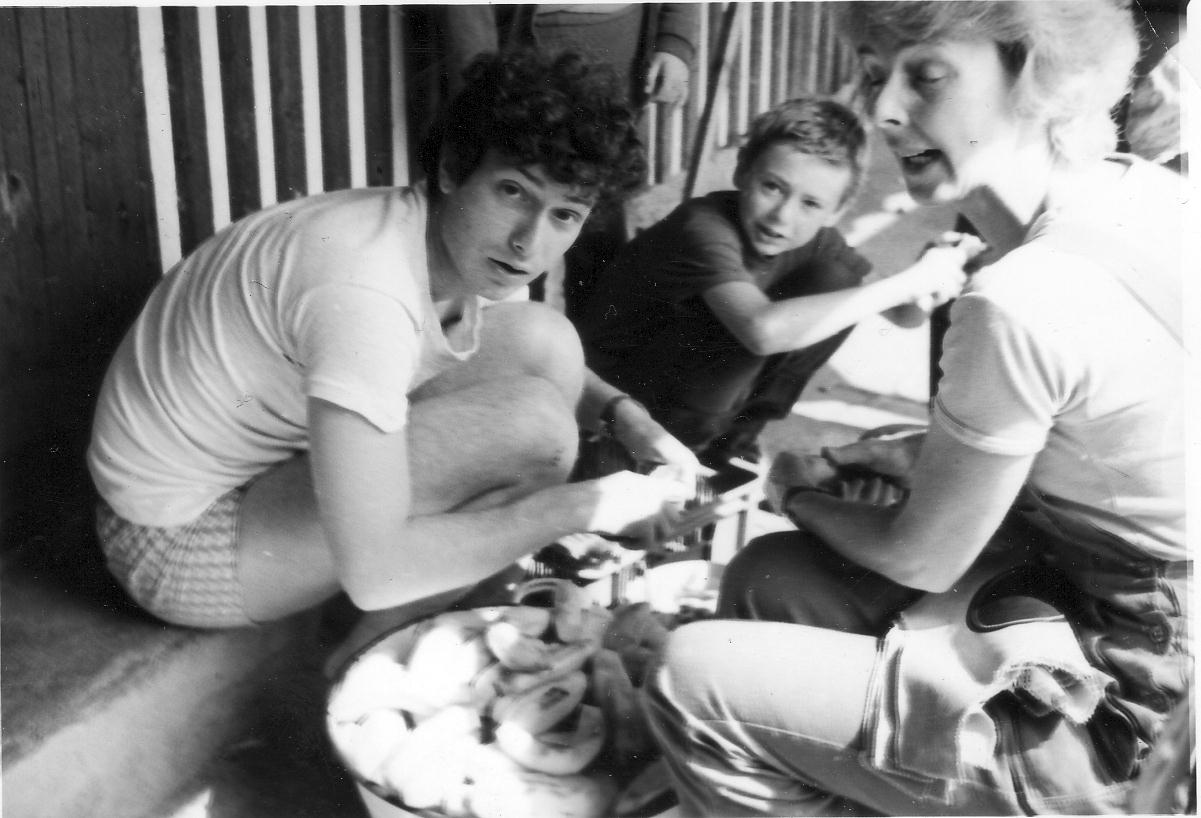 1980 Kapitán Lukáš pomáhá v kuchyni (za trest)