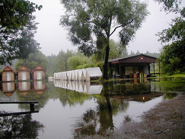 Zaplavený tábor